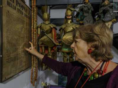 ...grazie alla disponibilit� della proprietaria Paola Bozzani, archivista in pensione che da anni si dedica a ricerche storiche sul palazzo